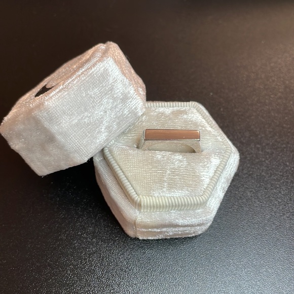 Vivamacity's Enzo Ring - Size 6 - Picture 3 of 3